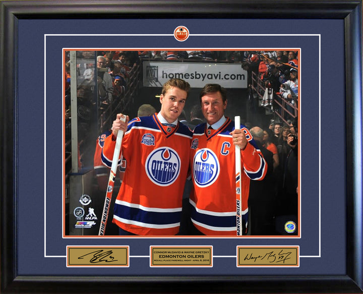 Wayne Gretzky And Connor Mcdavid Framed Collector Photo 16X20, Edmonton Oilers, NHL, Hockey, Collectibile Memorabilia, AACMH31263
